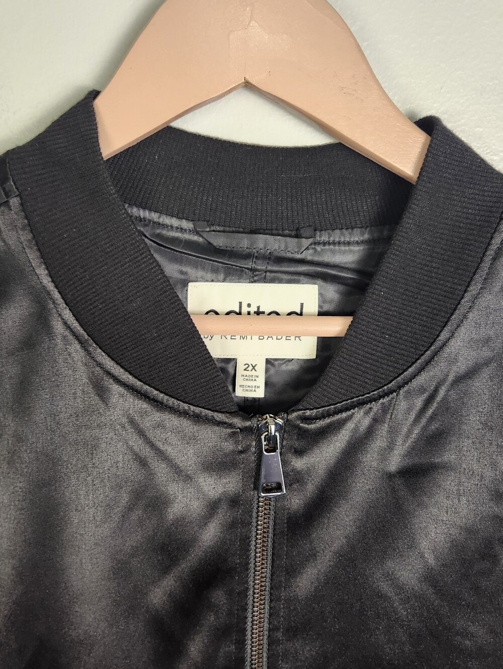 NWOT Edited By Remi Bader Women's Black Satin Bomber Jacket Size 2X #748 - Picture 4 of 12